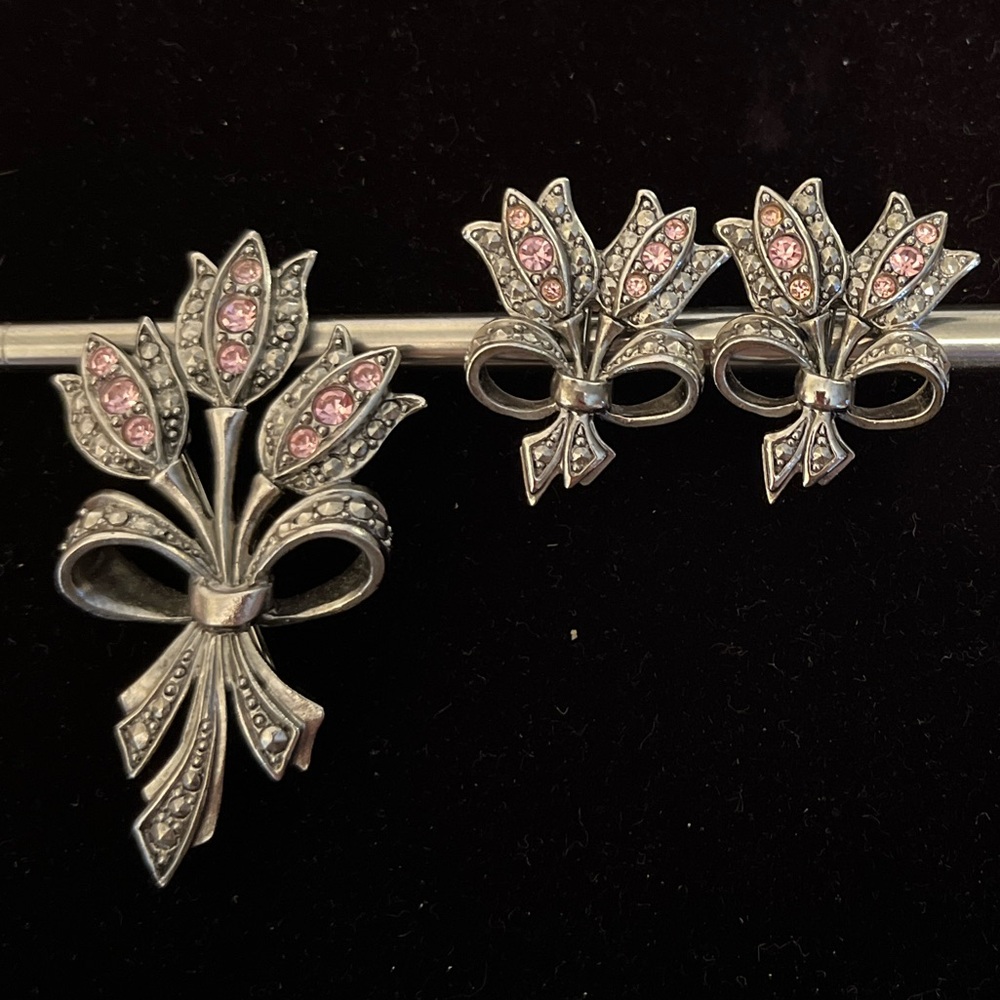 Rare Set- Avon Silver and Pink Tulip Brooch and Clip on Earrings Set
